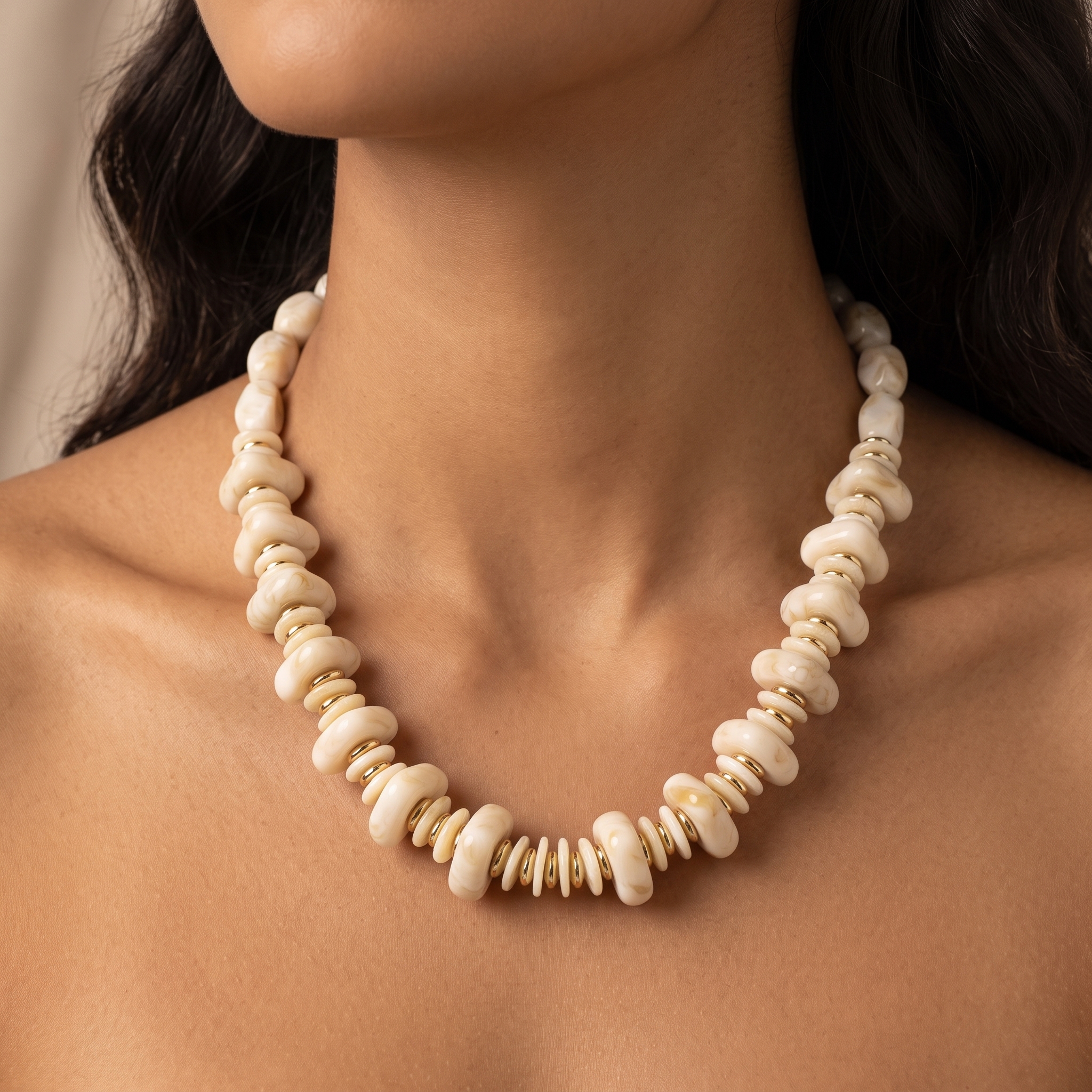 Gold Rondela Detaylı Reçine/Akrilik Boncuk Kolye