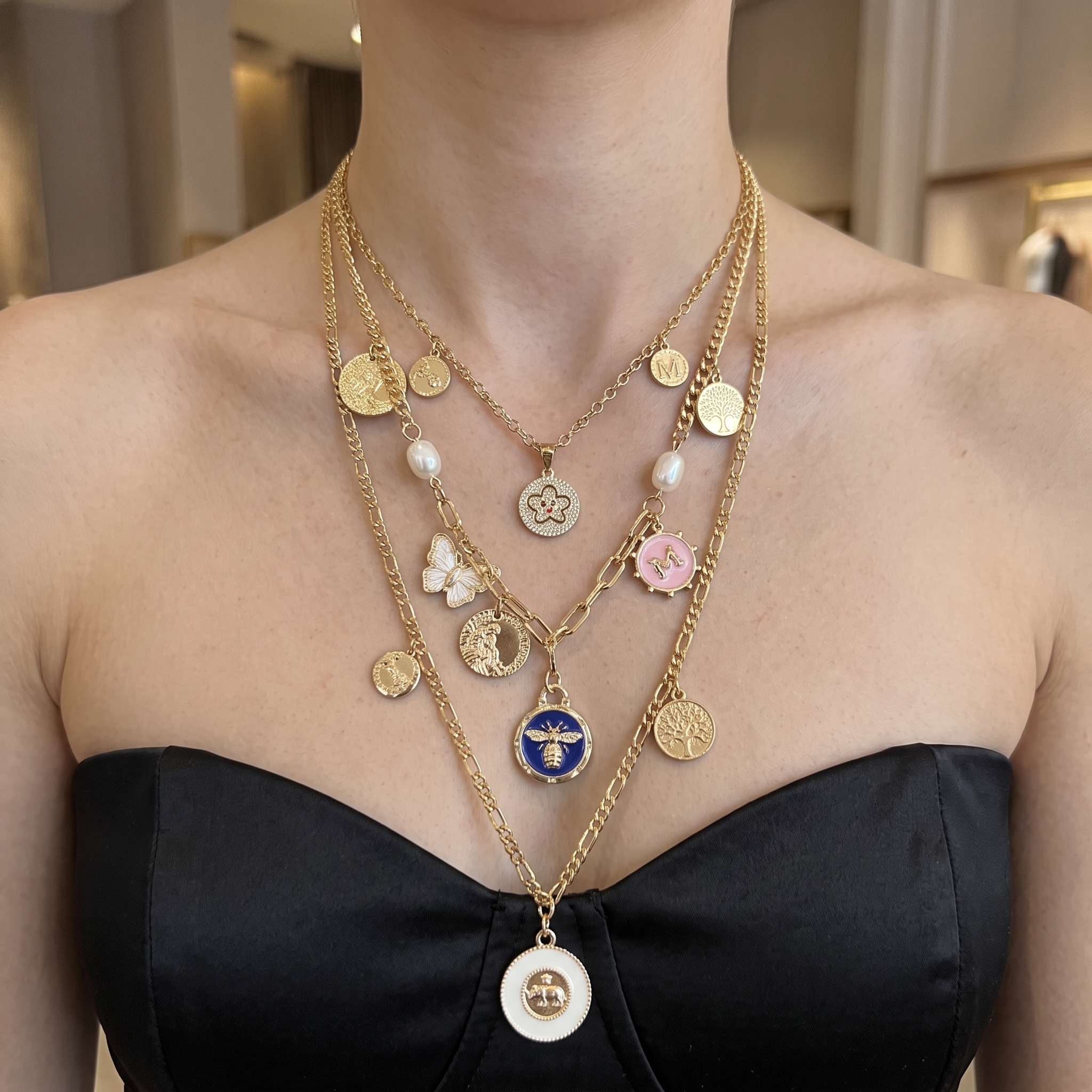 Çoklu Charm Detaylı Katmanlı Kolye